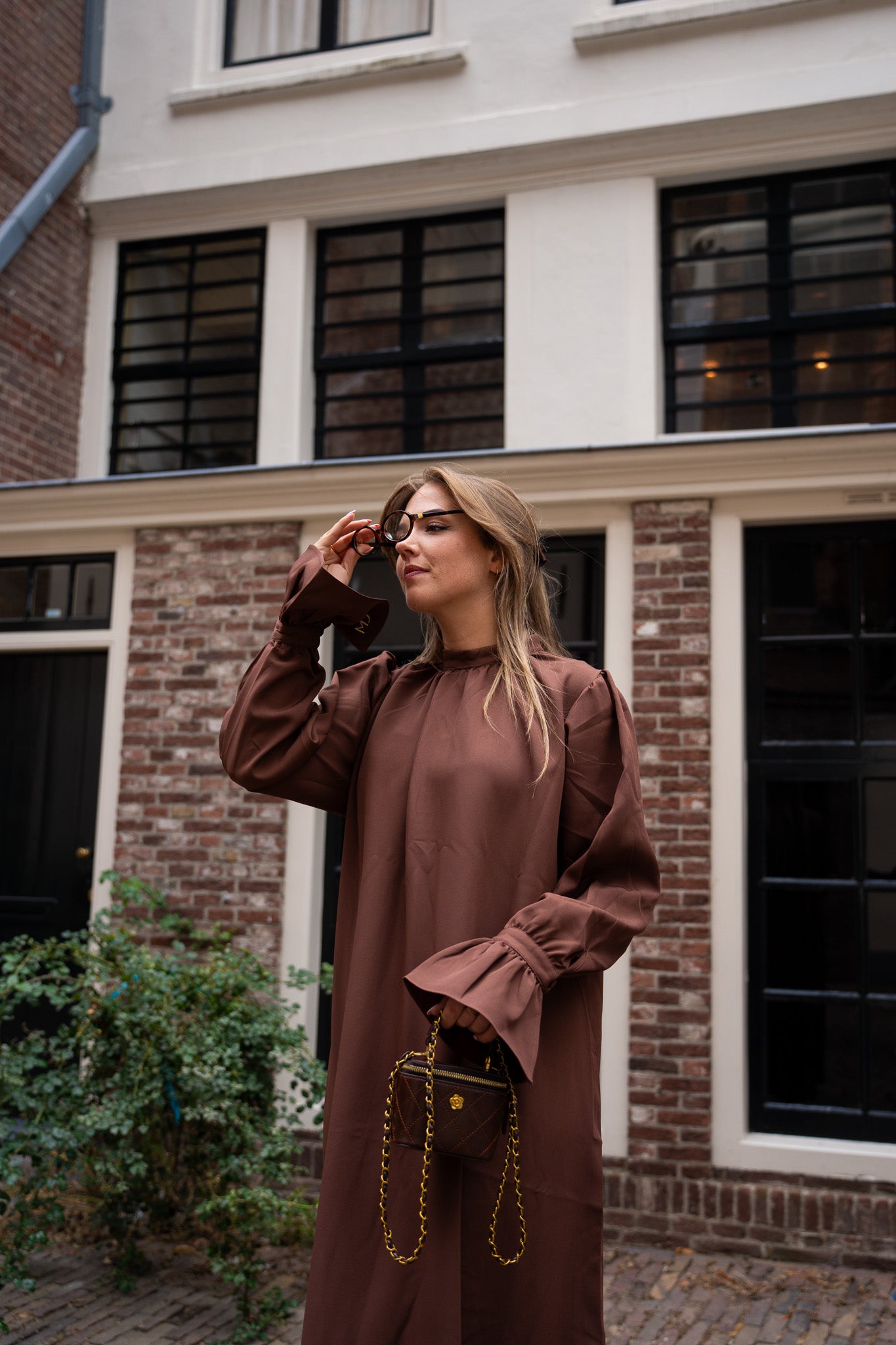 Abaya Amira