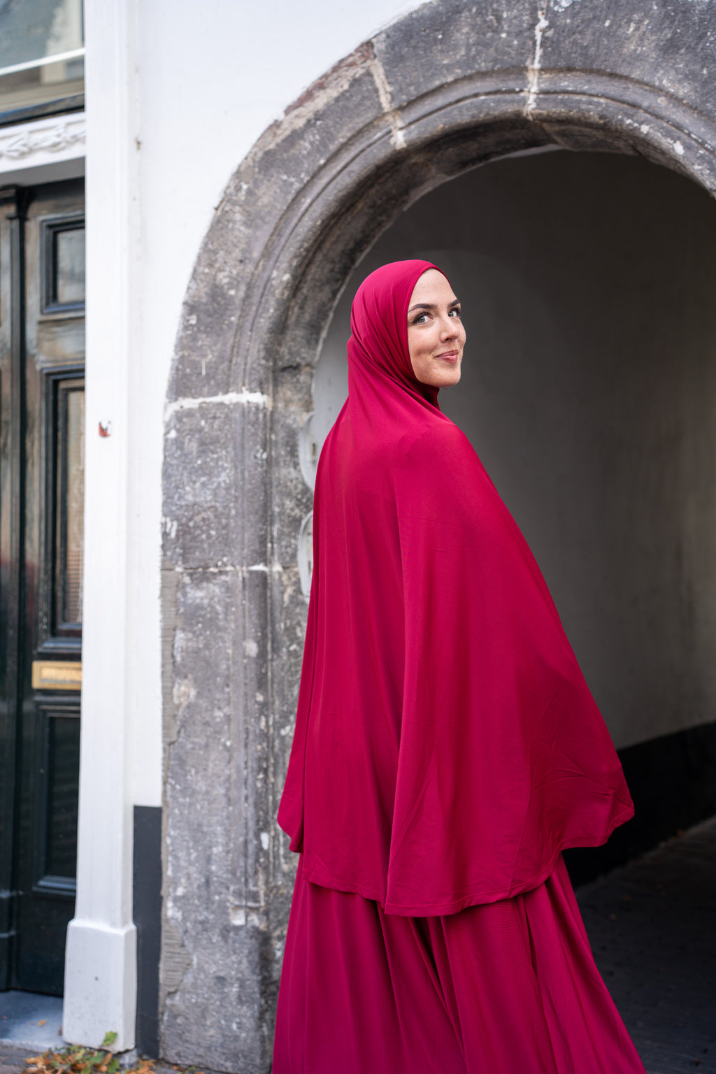 Khimaar cherry red