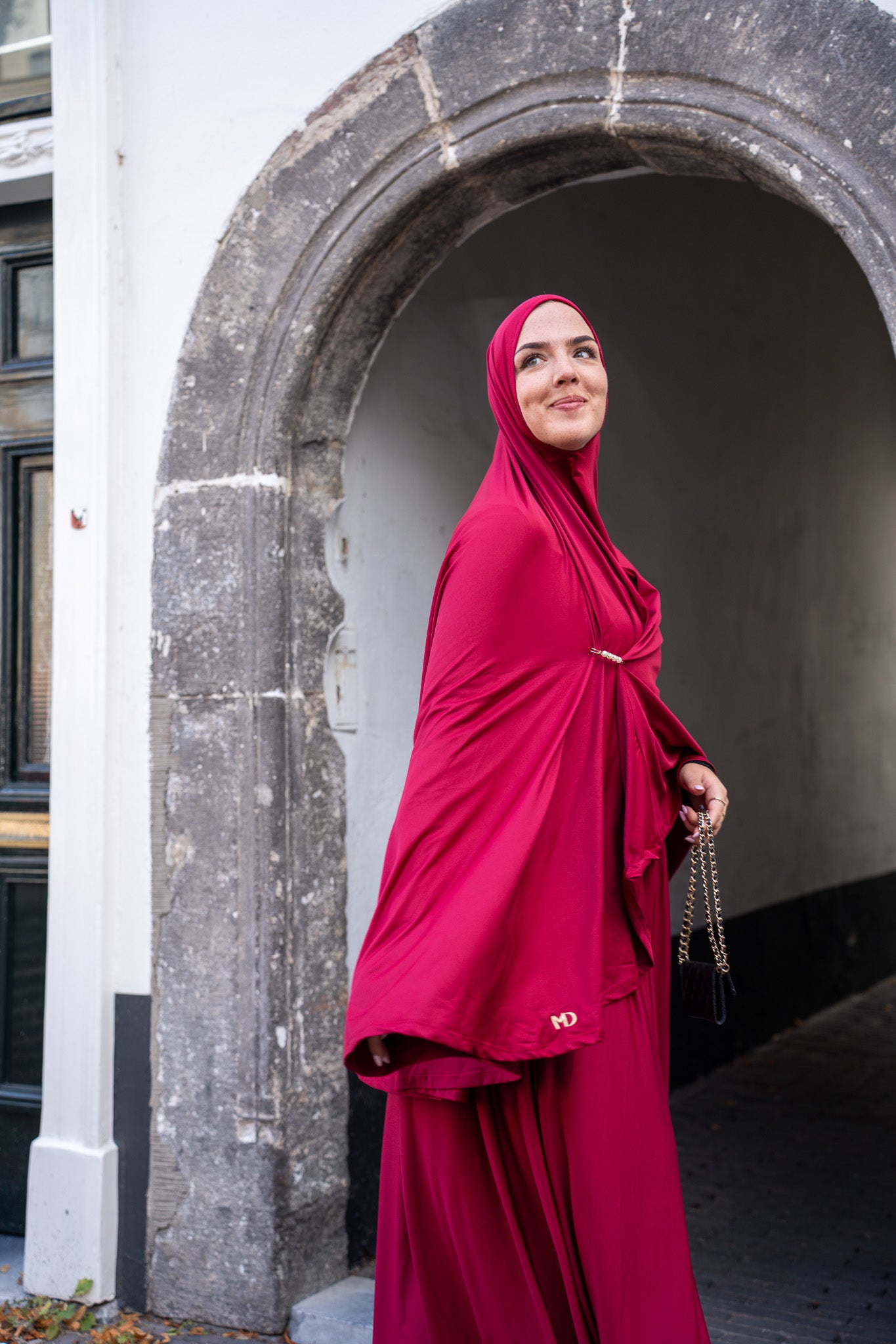 Khimaar cherry red