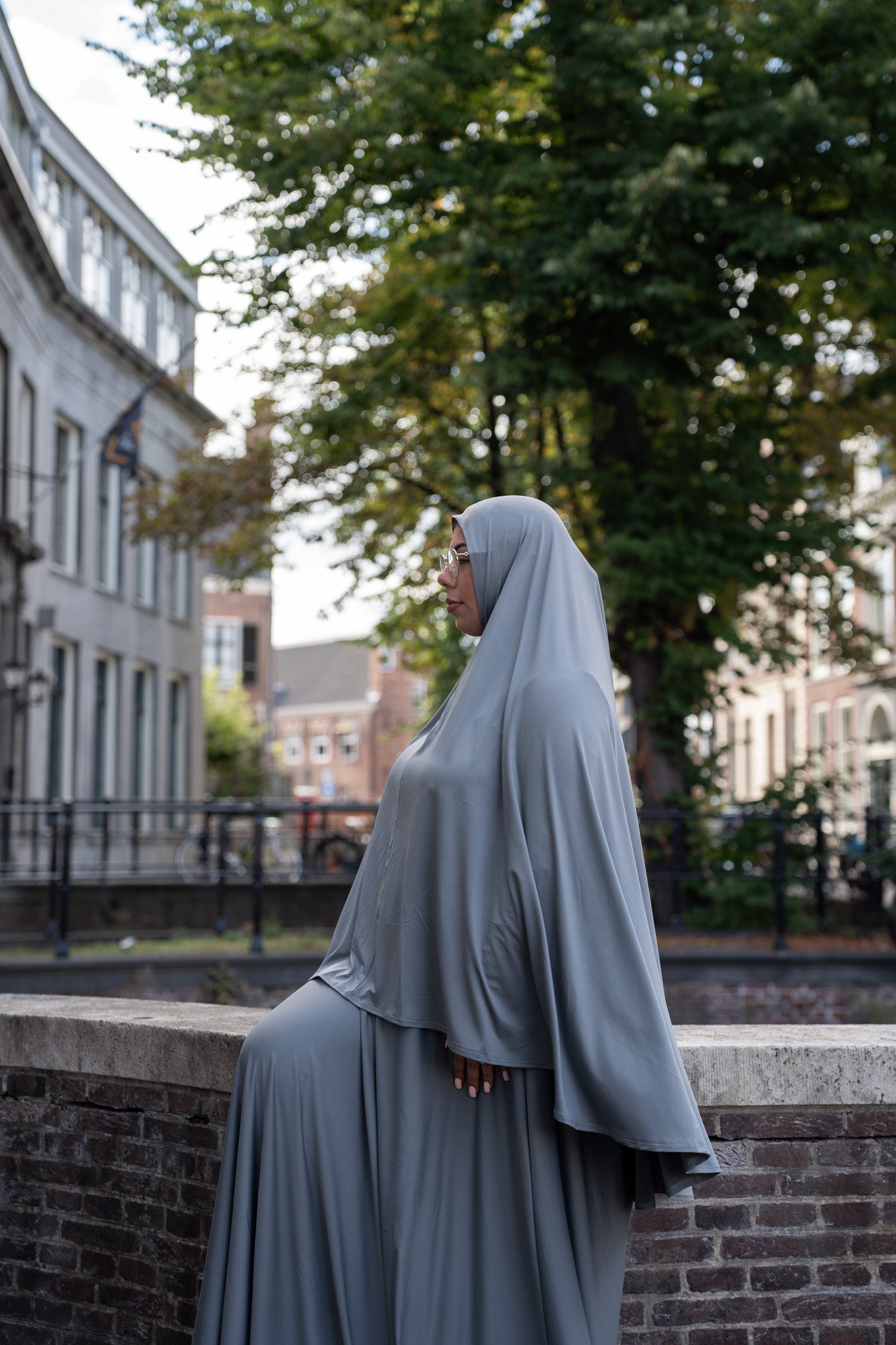 Khimaar stone grey